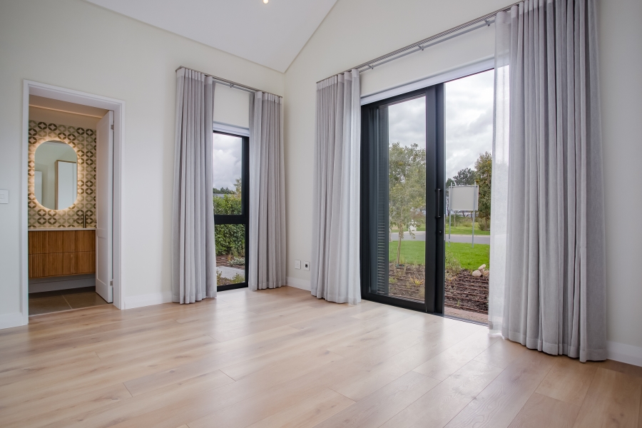 To Let 4 Bedroom Property for Rent in Val De Vie Estate Western Cape